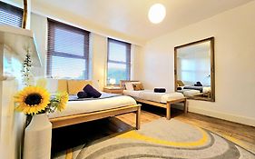 King'S Cross & Angel Area, 4 Bedrooms Home With 7 Beds & Private Rooftop - Walk To St Pancras International